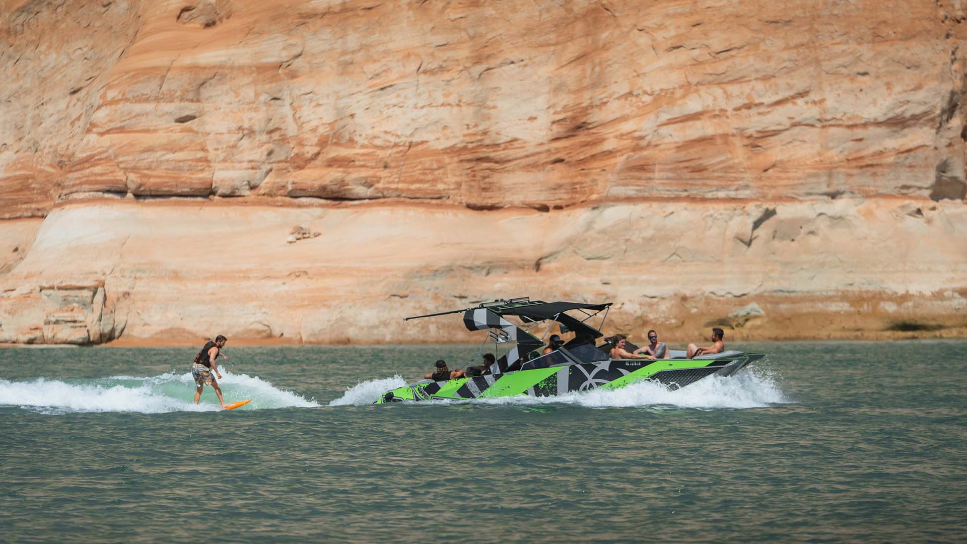 Wake surfing Lake Powell